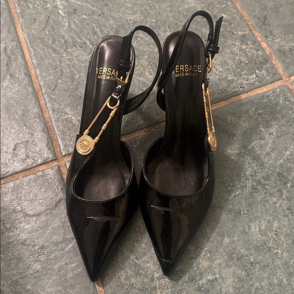Versace Black Patent Leather Slingback Heels Size 39 - Picture 9 of 11